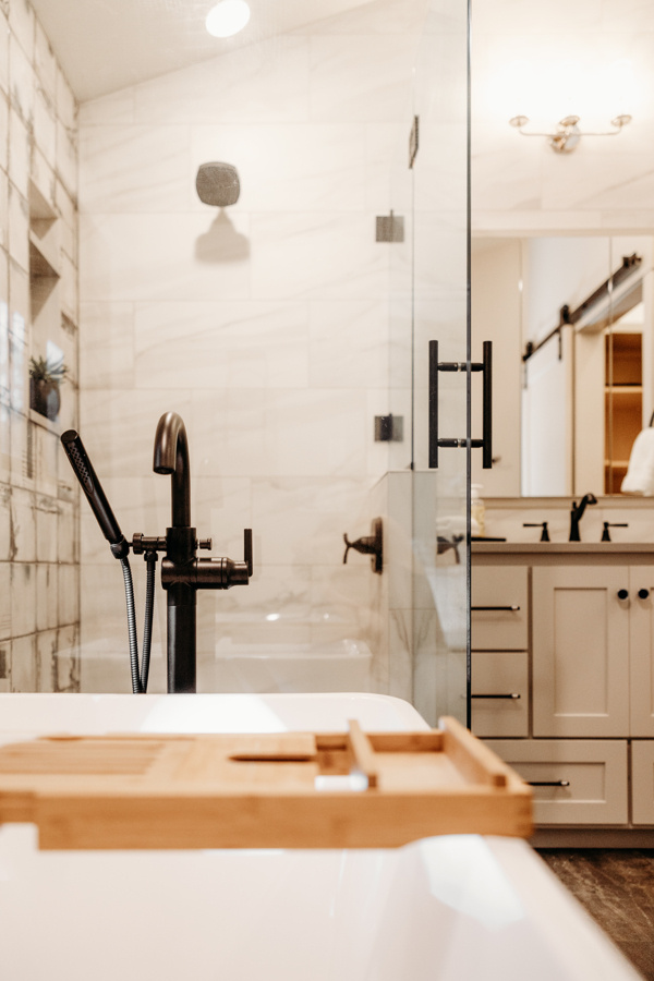 Buckshot Lakeside Retreat Bathroom