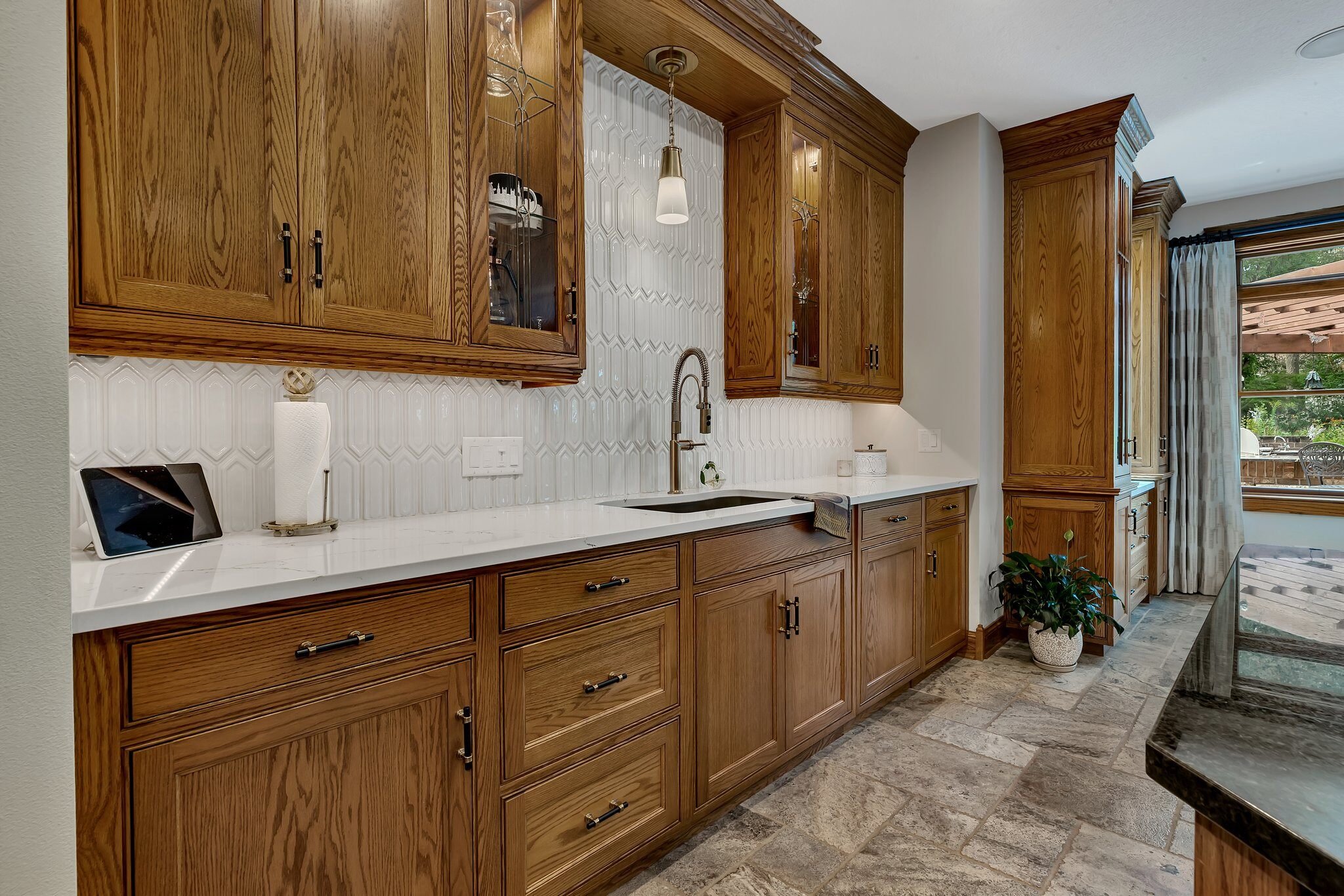 Hillside Refresh - Wet Bar