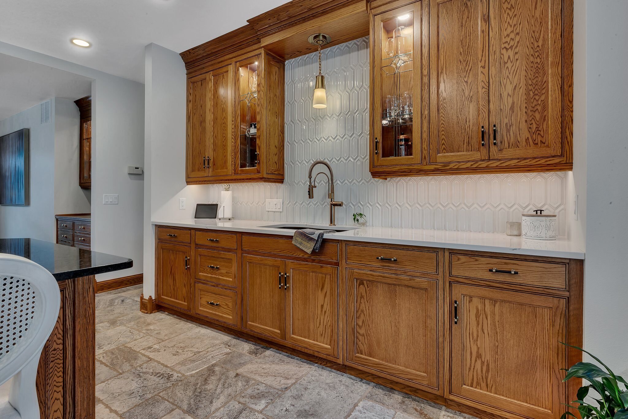 Hillside Refresh - Wet Bar