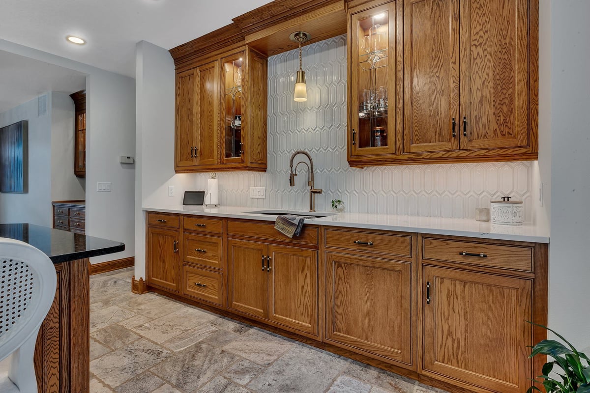 Hillside Refresh - Wet Bar